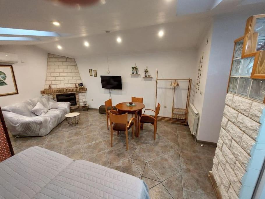 La Buhardilla. Aparcamiento Exterior Privado Apartment Teruel Bagian luar foto